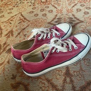 Maroon converse